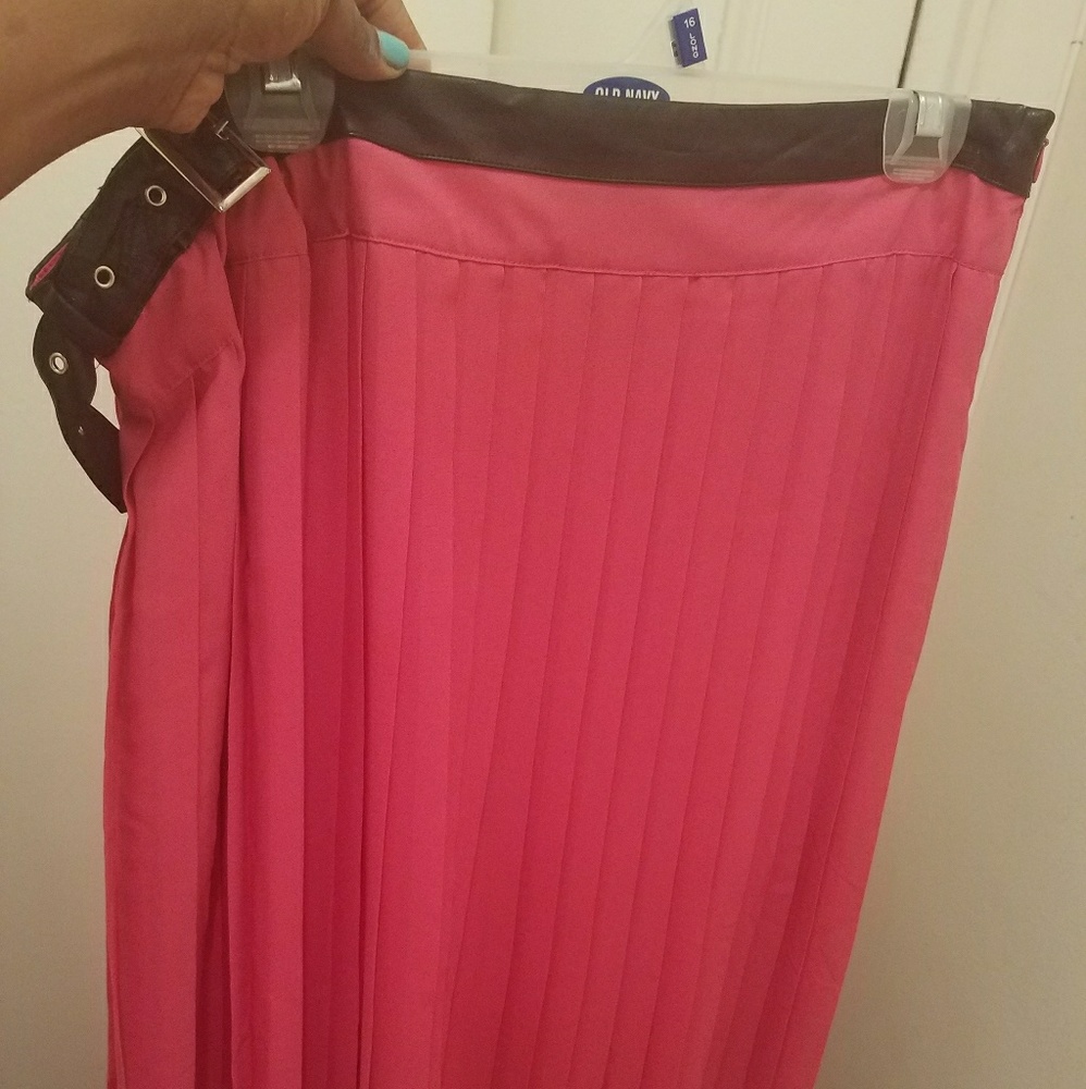 Long pleated skirt